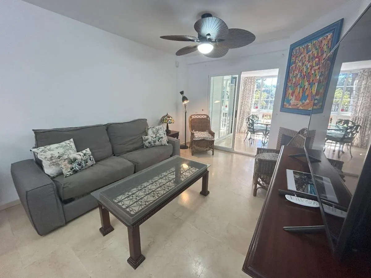Holidays & Homes, Calahonda Royale Lirio, 300 M Playa Mijas Hiszpania