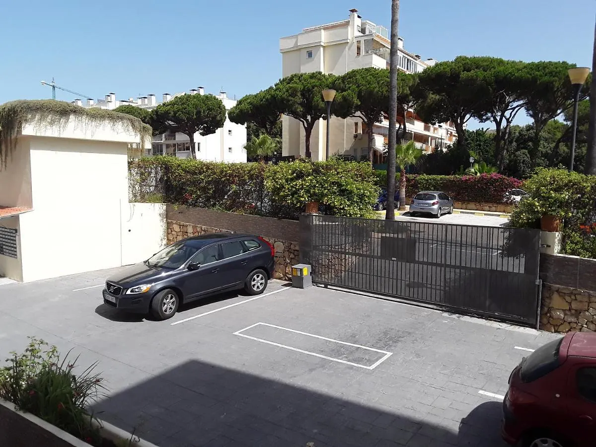 Holidays & Homes, Calahonda Royale Lirio, 300 M Playa Mijas Apartment